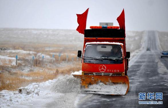 （社会）（3）内蒙古锡林郭勒草原降雪降温