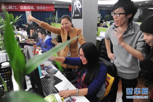 （经济）（1）迎战网购的狂欢：实拍“光棍节”的杭州商家