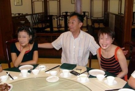 76岁知名作家张贤亮回应5个情人传闻：无中生有