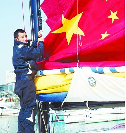 郭川独驾帆船从青出发环游世界 130天漂流4万公里