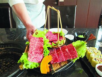 青岛一斤牛肉顶三斤猪肉 一年价格翻一番