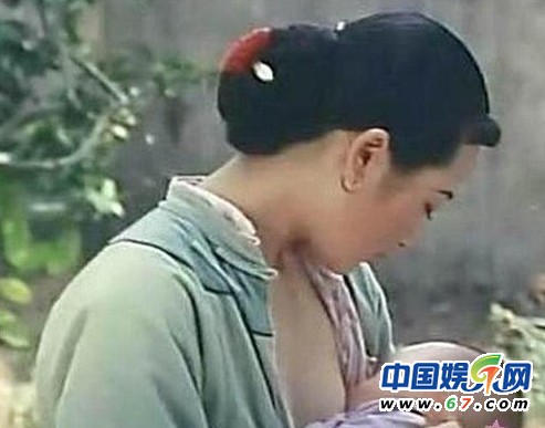 娱乐<em>女星</em>流行晒哺乳照展示母性各种走光露乳晕
