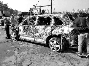 渔民一撒网 捞出保时捷