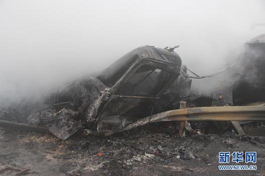 山东济广高速多车追尾事故已致9死69伤