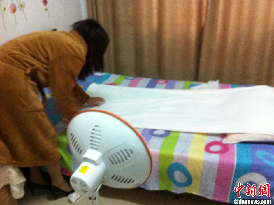 丝袜会所藏身居民区 服务挑战道德底线(组图)