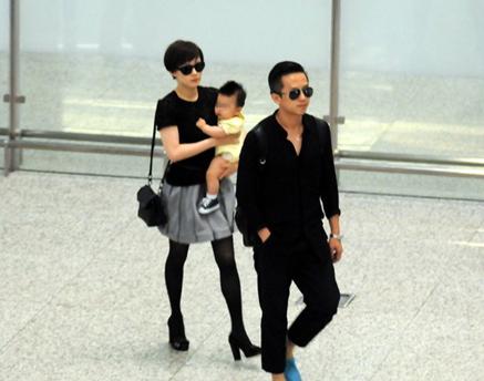 邓超被传约江一燕密聊孙俪发飙抱儿子娘回家(图) - 青岛