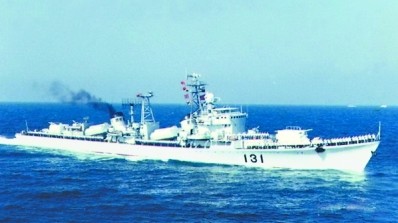 原文配图：原东海舰队所属的驱逐舰131“南京”号改建成海监执法船，转为中国海监东海总队属下。