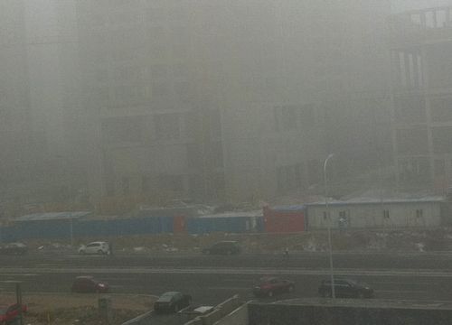青岛今日大雾弥漫 空气连日来污染严重(组图)