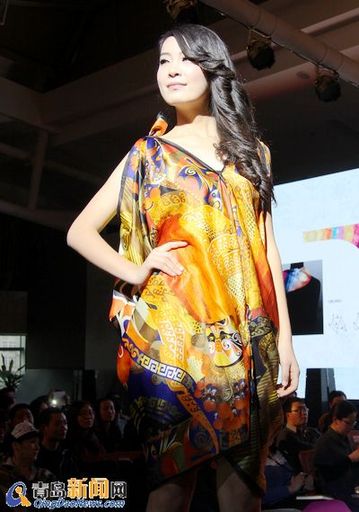 500类世园特许商品发布 香港设计大师丝绸秀
