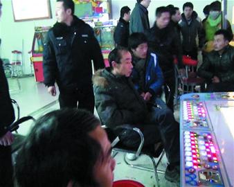 游戏厅开在小市场深处 民警锁定地下赌窝 游戏厅开在小市场深处 民警锁定地下赌窝