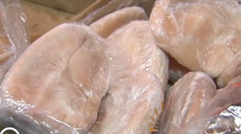 抚顺路批发市场猪肚塞满冰坨 2斤猪肚1斤冰
