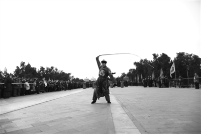 昨日上午，天坛公园上演清代祭天仪式，320人表演队伍为历年之最。新京报记者 浦峰 摄