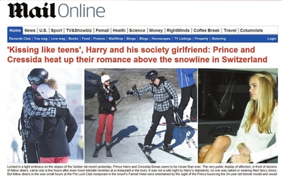 哈里王子和女友在一起滑雪。《每日邮报》网站截屏图