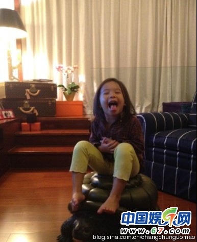 刘涛4岁女儿近照曝光 可爱女儿完全继承了妈妈的美貌