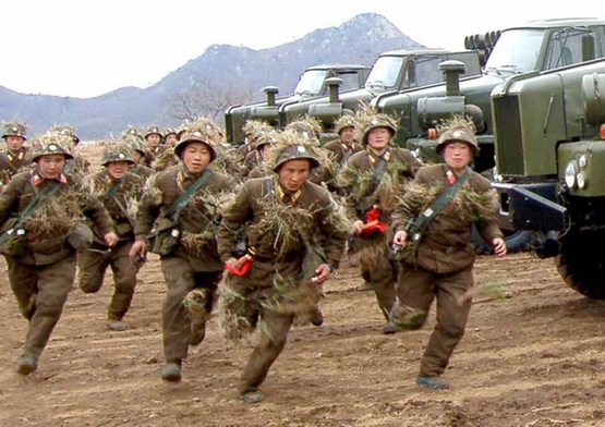 朝鲜中央社公布朝士兵紧张训练照