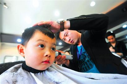 理发店推8888元套餐 理发店推8888元套餐