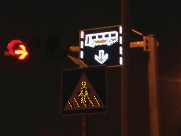 市区信号灯将智能化 根据车流量变红绿