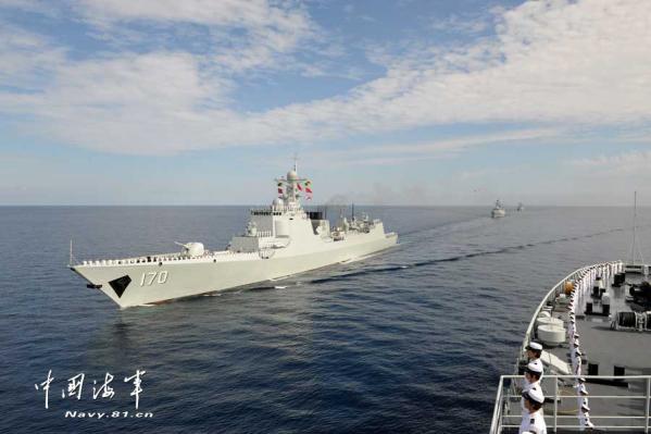 中国海军大编队航行至曾母暗沙。