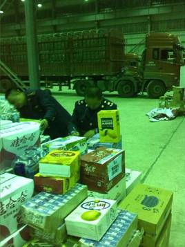 1号店首批赈灾日用物资已运抵雅安震区