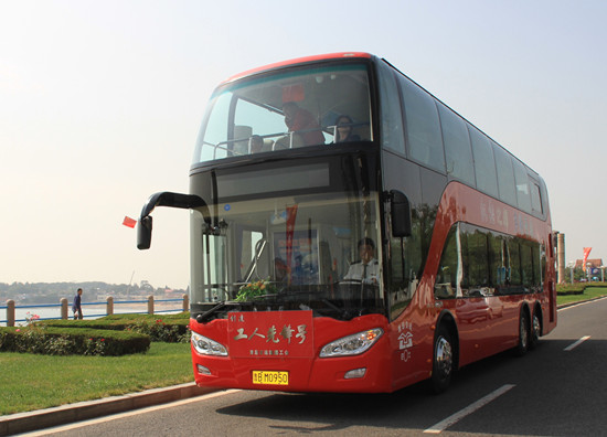 小长假将迎郊游高峰 热门景区增发公交车