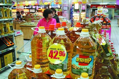 青岛市场食用油大幅降价 商家打起促销战