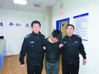 酒驾逃犯公然袭警被抓 自称是林青霞老公