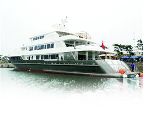 航博会中外豪华游艇PK 亚洲第一艇青岛造