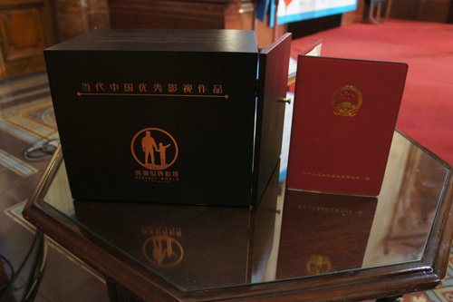 完美影视作品成为国际礼品 夯实影视一哥地位 完美影视作品成为国际礼品 夯实影视一哥地位