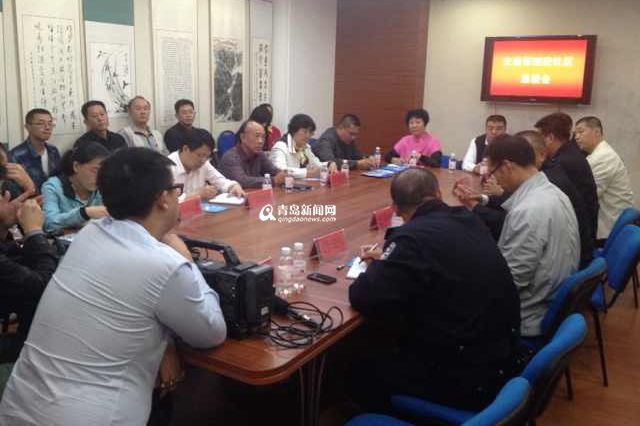 青岛交警进社区拉开帷幕 与群众零距离接触 青岛交警进社区拉开帷幕 与群众零距离接触