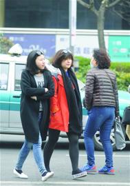 今明两天迎降温潮 市区最低4℃天冷别忘添衣 今明两天迎降温潮 市区最低4℃天冷别忘添衣