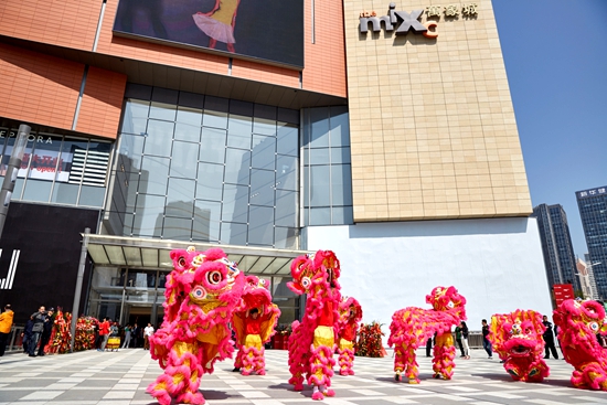 青岛华润万象城倾城启幕 开业四天客流量破60