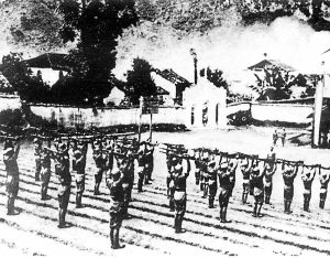 1943年10月，中国远征军第二次入缅作战。图为在云南新凯附近加紧训练的远征军。