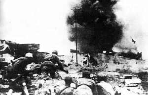 1943年11月，中国军队在常德会战中与日军激战。