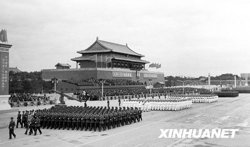 1955年国庆：实行军衔制 换装大阅兵