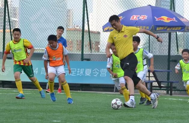 乔伦体育少儿足球冬令营开课啦!