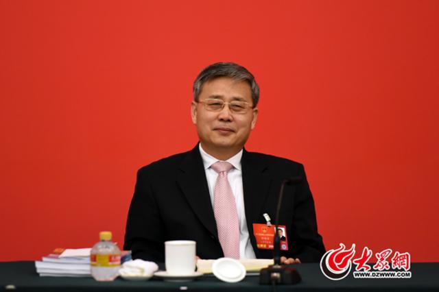 郭树清7答中外记者问 现场宣传山东制造 郭树清7答中外记者问 现场宣传山东制造