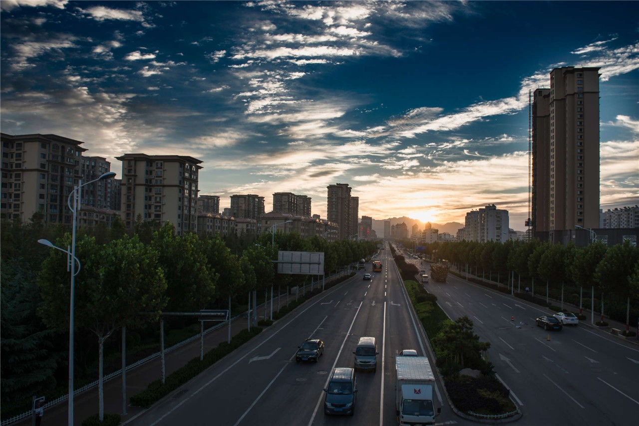 你可曾在春日的午后 漫步走过金水路