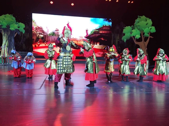 加油亲子岛打造首部传统文化儿童剧《花木兰》青岛上演
