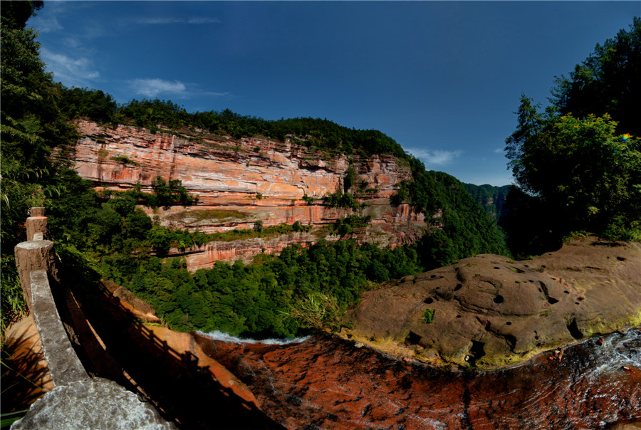 土地岩 四山锁绝谷 土地岩 四山锁绝谷