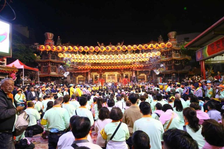 大甲妈祖绕台湾镇澜宫展开 青岛会长赵起良率队参与 大甲妈祖绕台湾镇澜宫展开 青岛会长赵起良率队参与