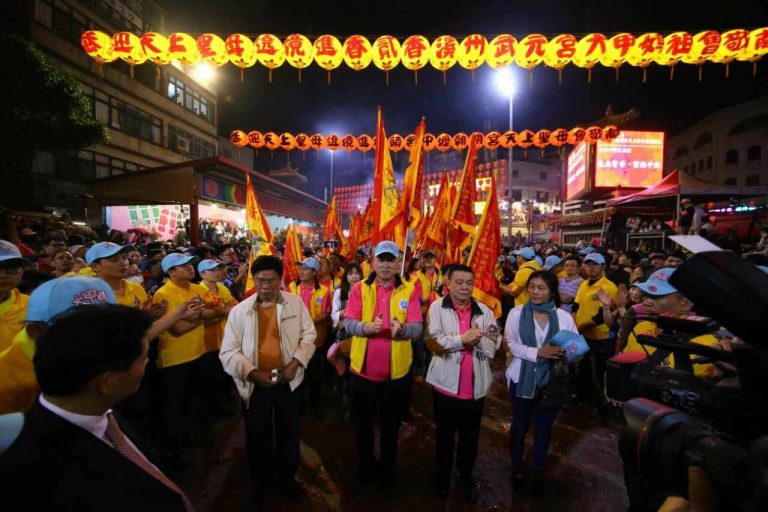 大甲妈祖绕台湾镇澜宫展开 青岛会长赵起良率队参与 大甲妈祖绕台湾镇澜宫展开 青岛会长赵起良率队参与