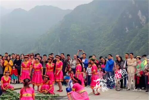 武陵山大裂谷景区推出众多文化体验活动。景区供图 华龙网发.jpg