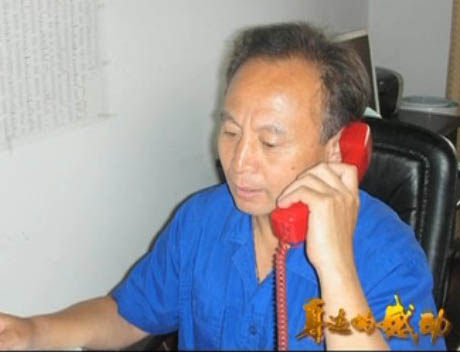 工作中的杨奎烈。