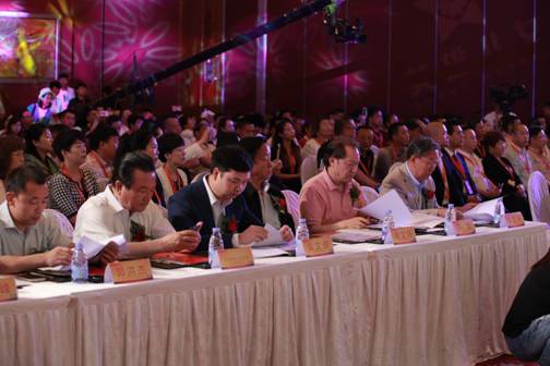 E:\!!!!!照片!!!!!\2017.5.22 五洲 英雄儿女向前向前电视节目发布会\2 阿毛\IN8A1870.JPG