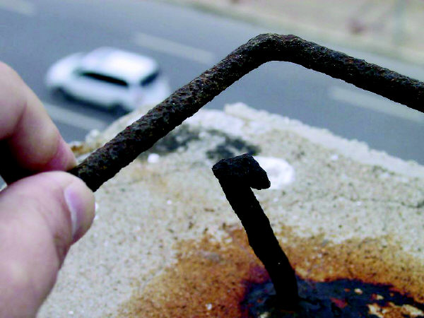 南京路雷区前天又招累 雷电打瞎电视机(图