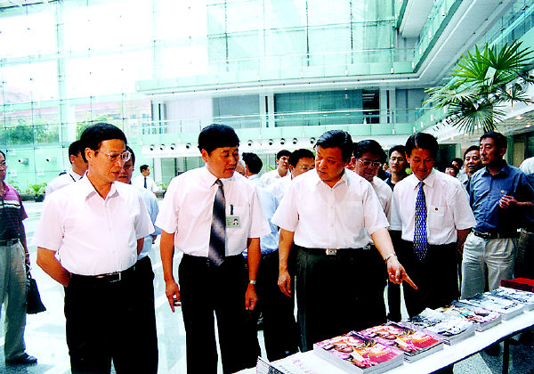 刘云山在青岛考察宣传思想工作时强调宣传思想