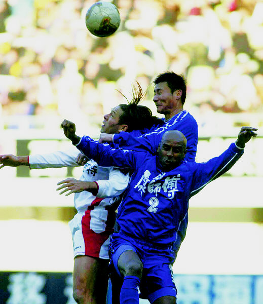 一场平局没滋没味青岛足球进了中超