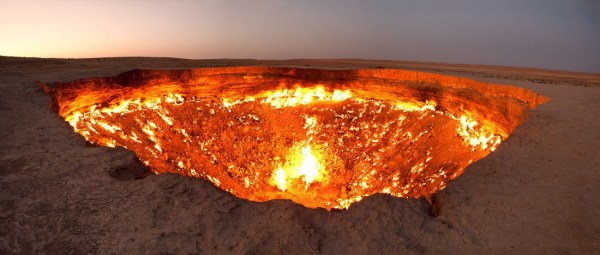 中亚沙漠深坑大火40年不灭 获封地狱之门