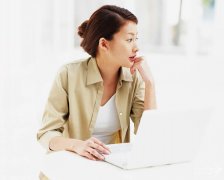 按摩治疗青光眼的方法