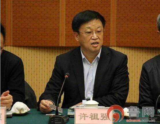 中共威海市委宣传部常务副部长许祖强致辞山东省新闻工作者协会副秘书